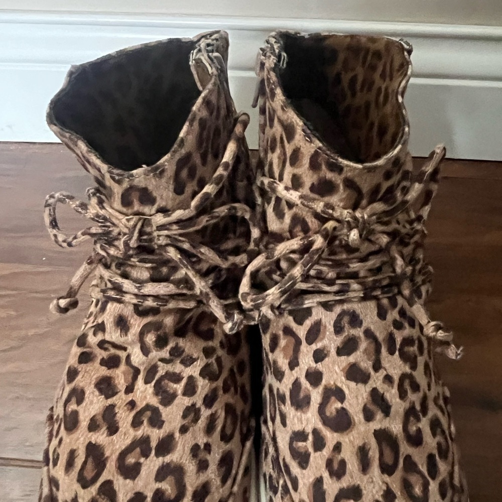 Very G Ursula Wedge Leopard print shoe-Size 9 - Picture 8 of 11